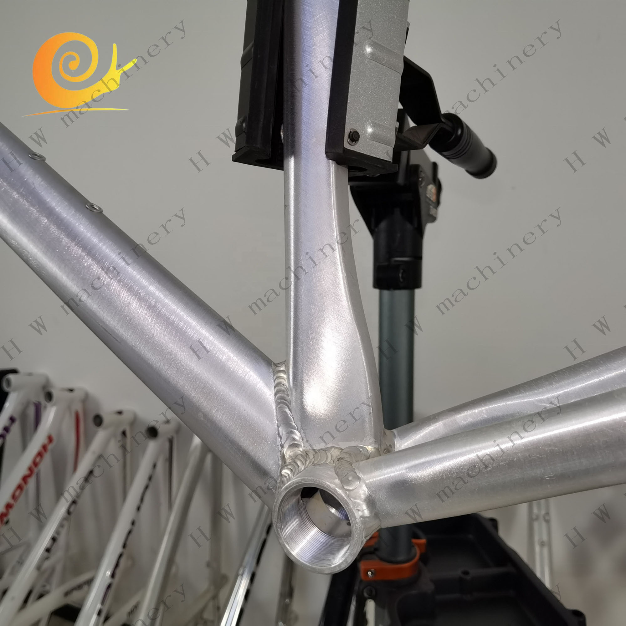 TianJin HW MACHINERY 700c Brompeon Superlight Chopper Bike Roadbike Frame Cycle Production Aluminum Alloy Road Bicycle Frame