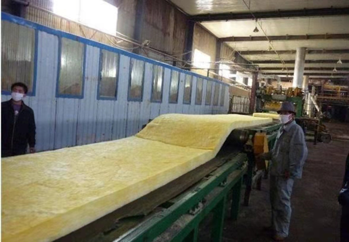 High quality mineral wool thermal insulation and sound insulation rock wool board roll felt for roof