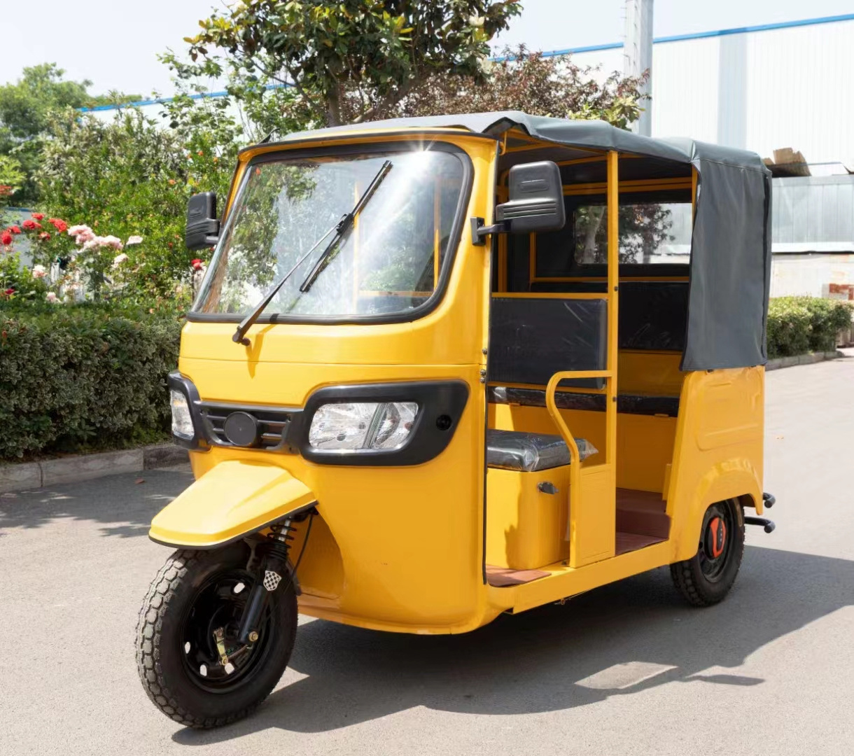 Large space Super long Accommodates 6 people Tricycles Electric Three Wheel Passenger Tricycle