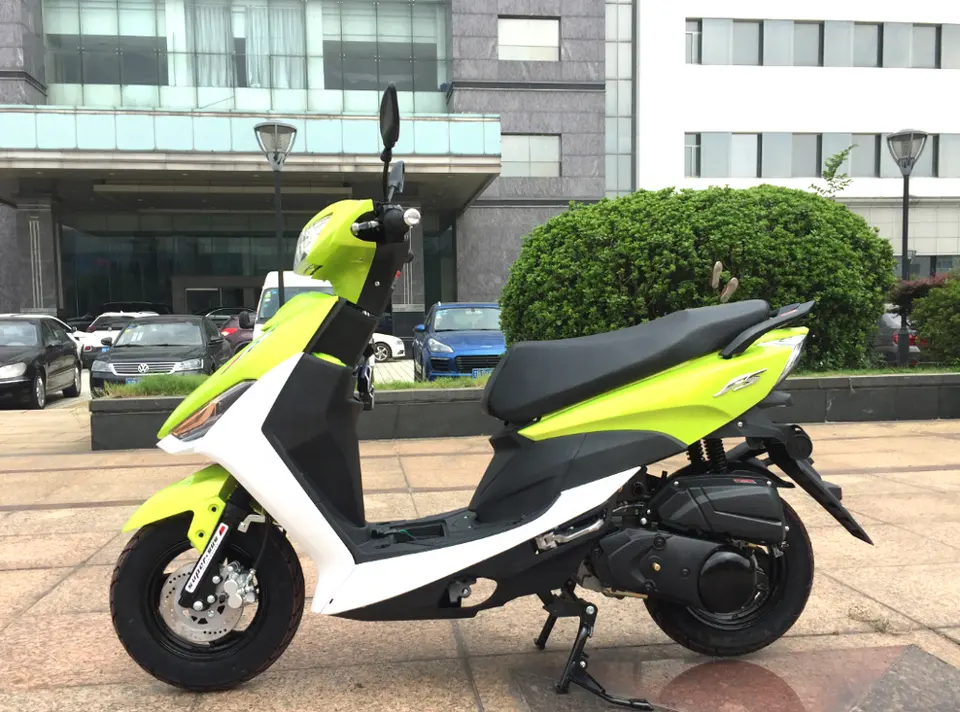 Factory direct sales 125cc gas motorcycle 4 stroke 80km/h gasoline motorcycle scooter for adults