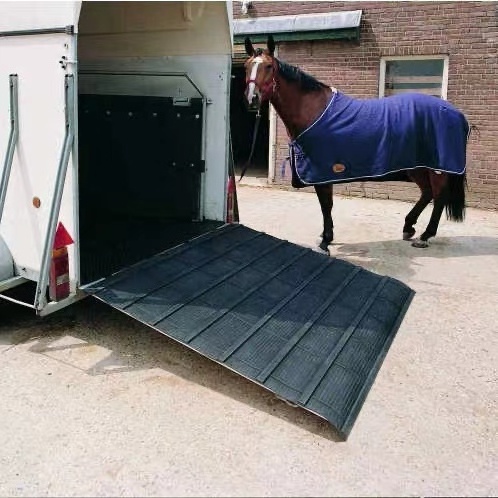 Horse Trailer Mat With Bars And Ribbed Surface Non slip Horse Trailer Ramp Safety Horse Trailers Ramp Mat