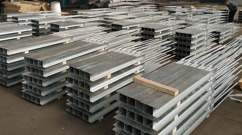 China Factory Construction Carbon Galvanized Conrete Sleeper Retaining Wall H Post weld Rebar