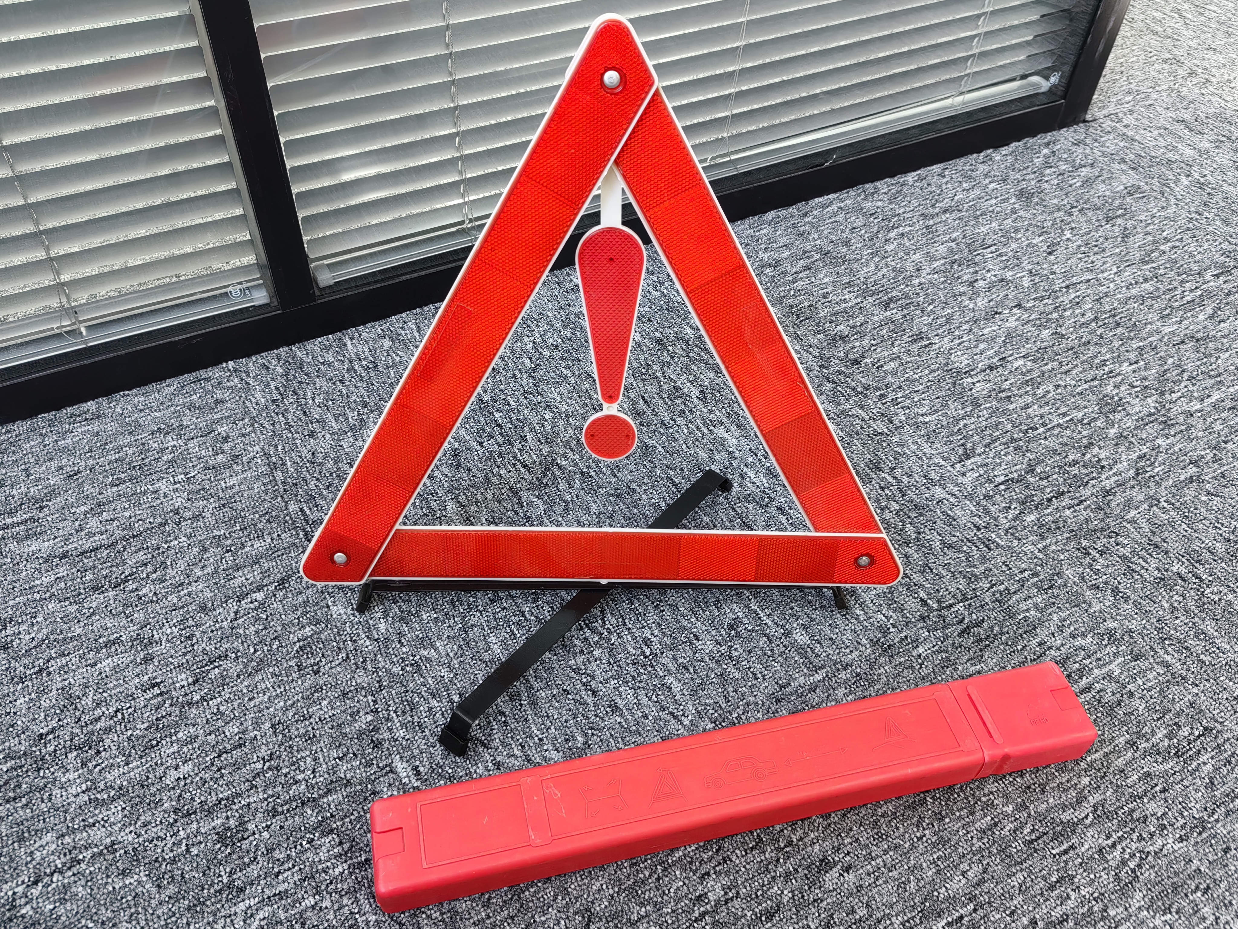 Traffic Sign Led Hazard Warning Triangle Flashing Emergency Safety Reflector Premium Kit Triangles