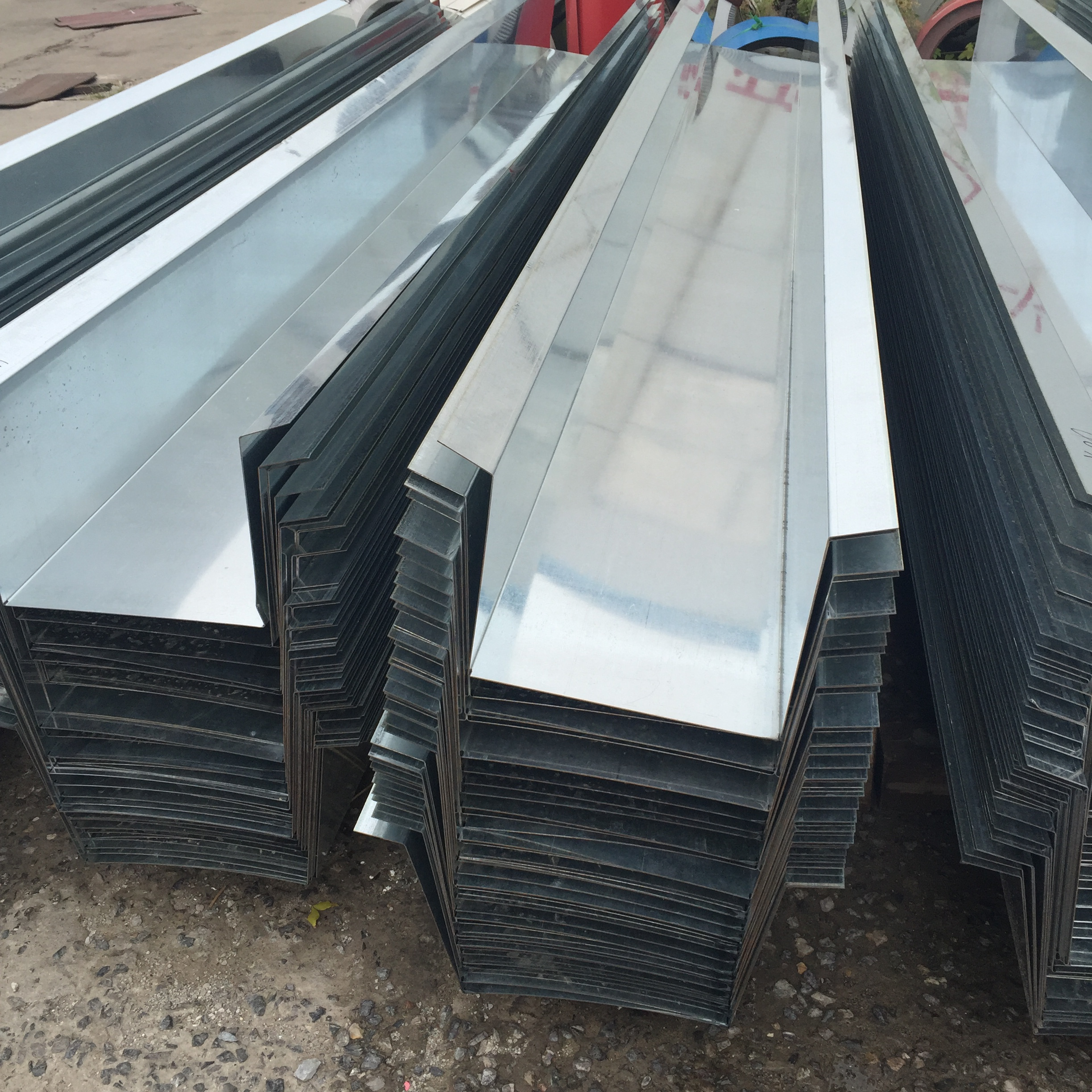 Hot sale 125x70mm Stainless steel half roun inter corner metal gutters