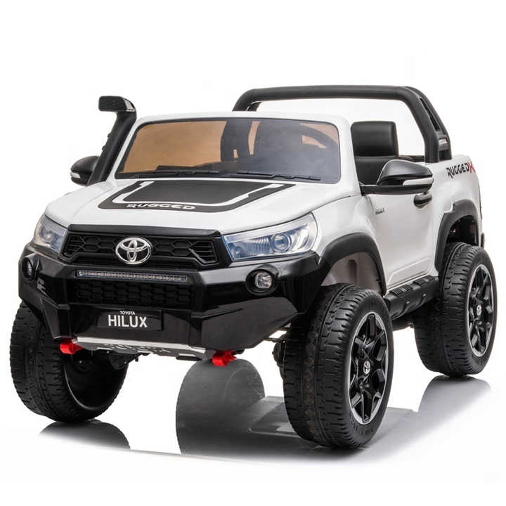 Licensed Toyota Hilux 2019 Leather seat electric kids cars ride on toys for kids