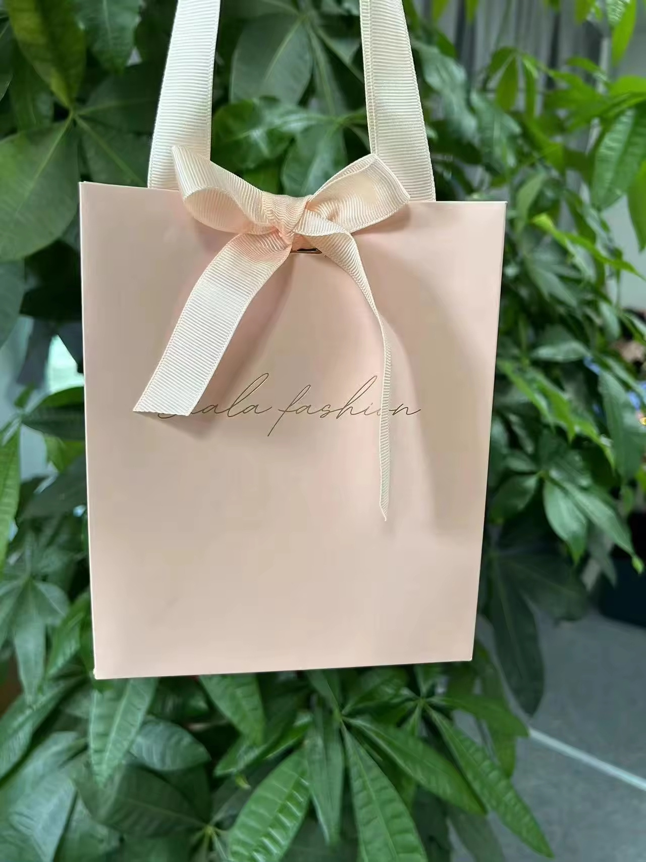 Actual Images Display Custom Logo Fancy Luxury Wedding Small Jewelry Gift Paper Bag with Ribbon