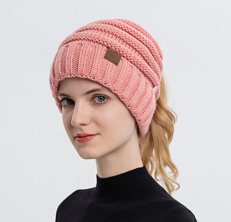 RTS Custom Soft Stretch Tail Winter Cable Knit Hole Hat Messy High Bun Ponytail Beanie for Women