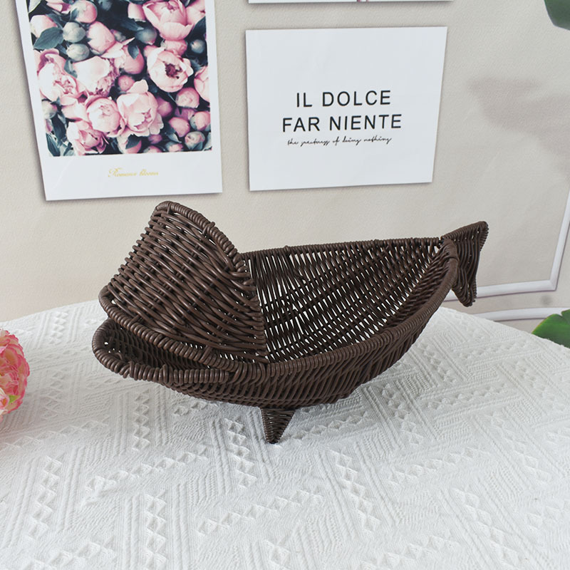 Hand-Woven PP Rattan Fish-Shaped Decorative Tray Kitchen Bread Basket for Snack and Fruit Storage