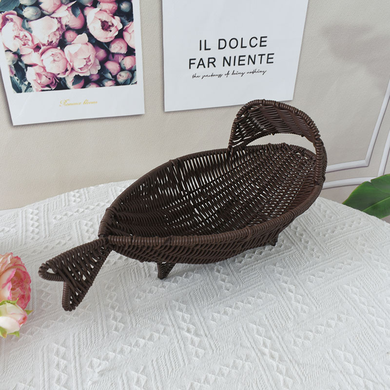 Hand-Woven PP Rattan Fish-Shaped Decorative Tray Kitchen Bread Basket for Snack and Fruit Storage