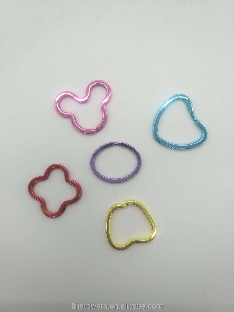 Wholesale Color Plated Metal Star Heart Moon Shape Metal Loop Keyring Carabiner Keychain Hardware Clasp Keychain Hook