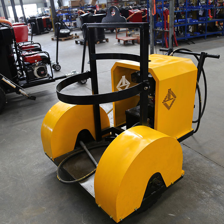 Bitumen Road Construction Tool Asphalt Spreader for Efficient Road Building