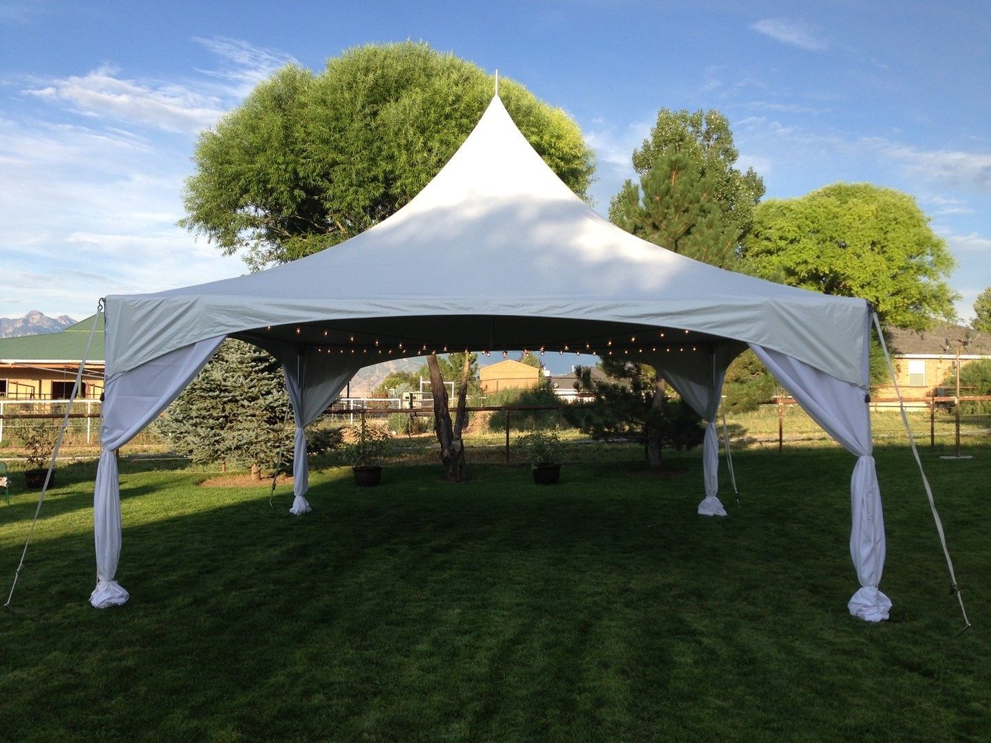 Private garden party Outdoor For 100 People Aluminum High Peak Pagoda Canopy Party Tent 20X20 High Peak Tent