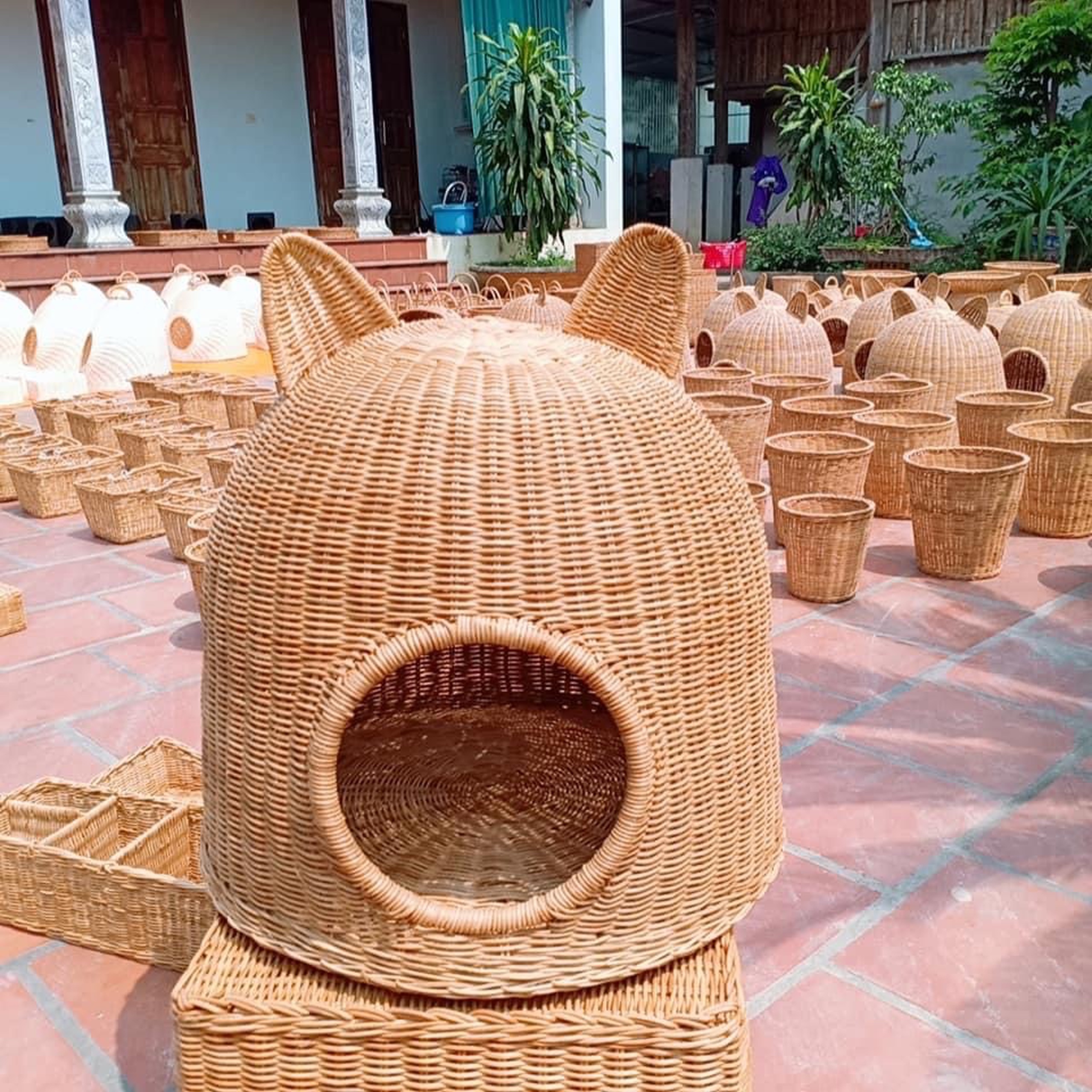 Handwoven Rattan Dog cat Basket Handmade Pet Bed Comfortable Round Woven Pet Bed Handmade