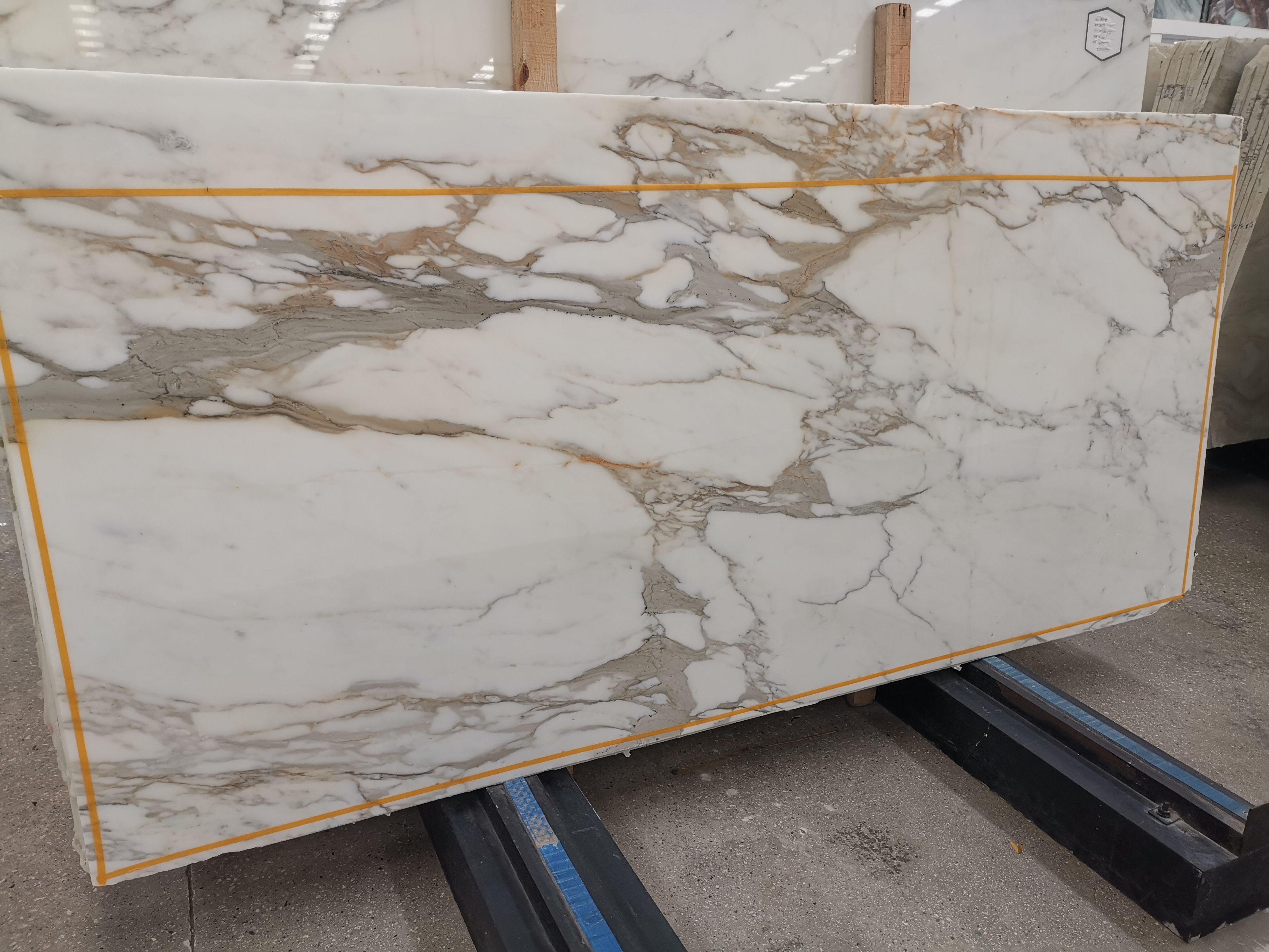 Premium Quality 2500x1300mm Calacatta Gold Marble Slab for Kitchen Countertop