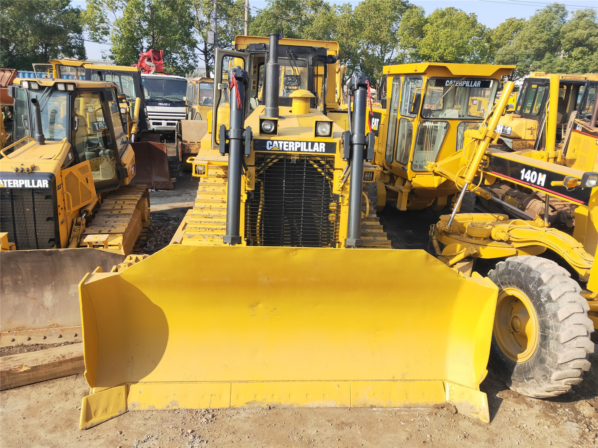 Original Condition D7H Bulldozer Used Cheap Japanese CAT D3C D5H D5G D5K D6G D6H D7R Crawler Dozers