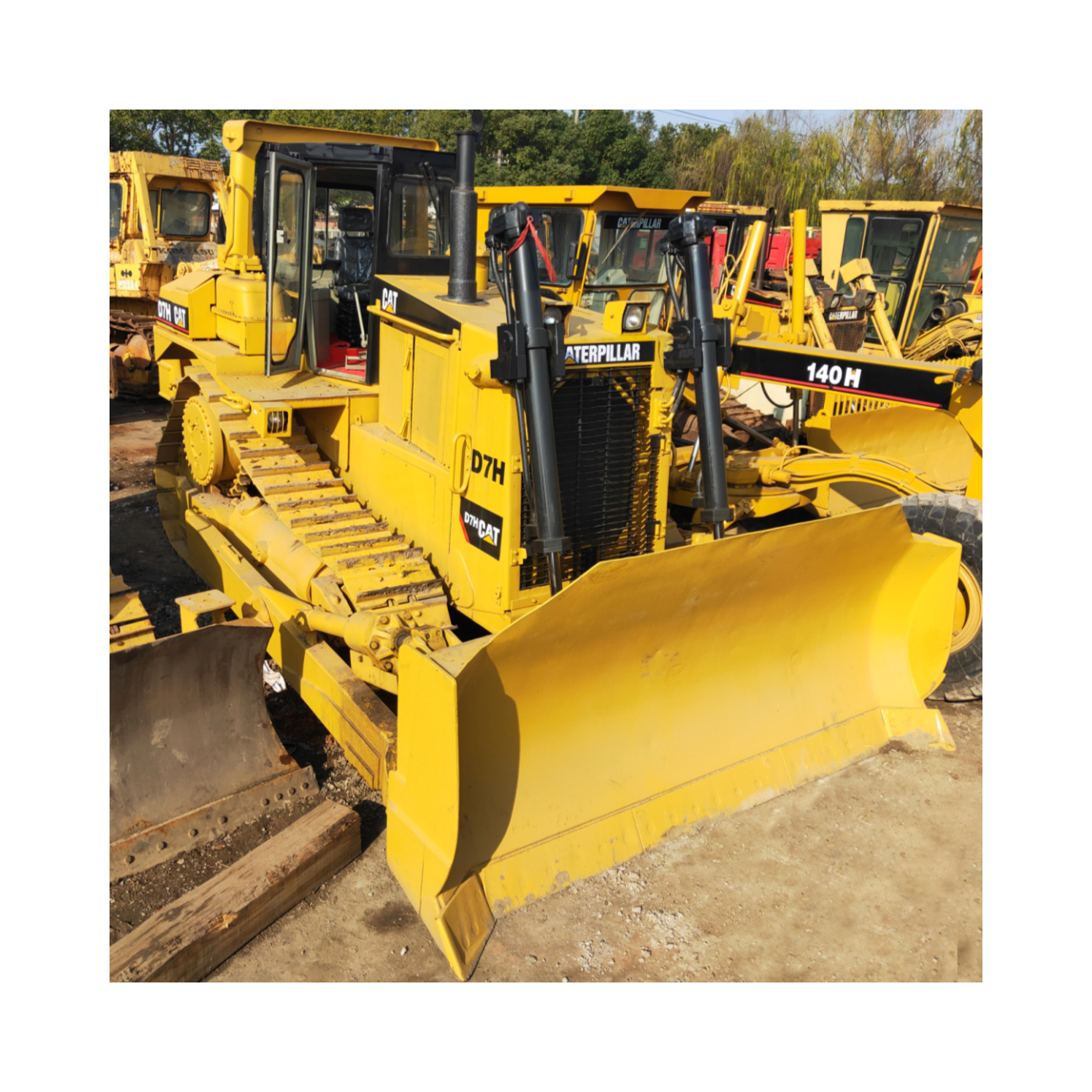 Original Condition D7H Bulldozer Used Cheap Japanese CAT D3C D5H D5G D5K D6G D6H D7R Crawler Dozers