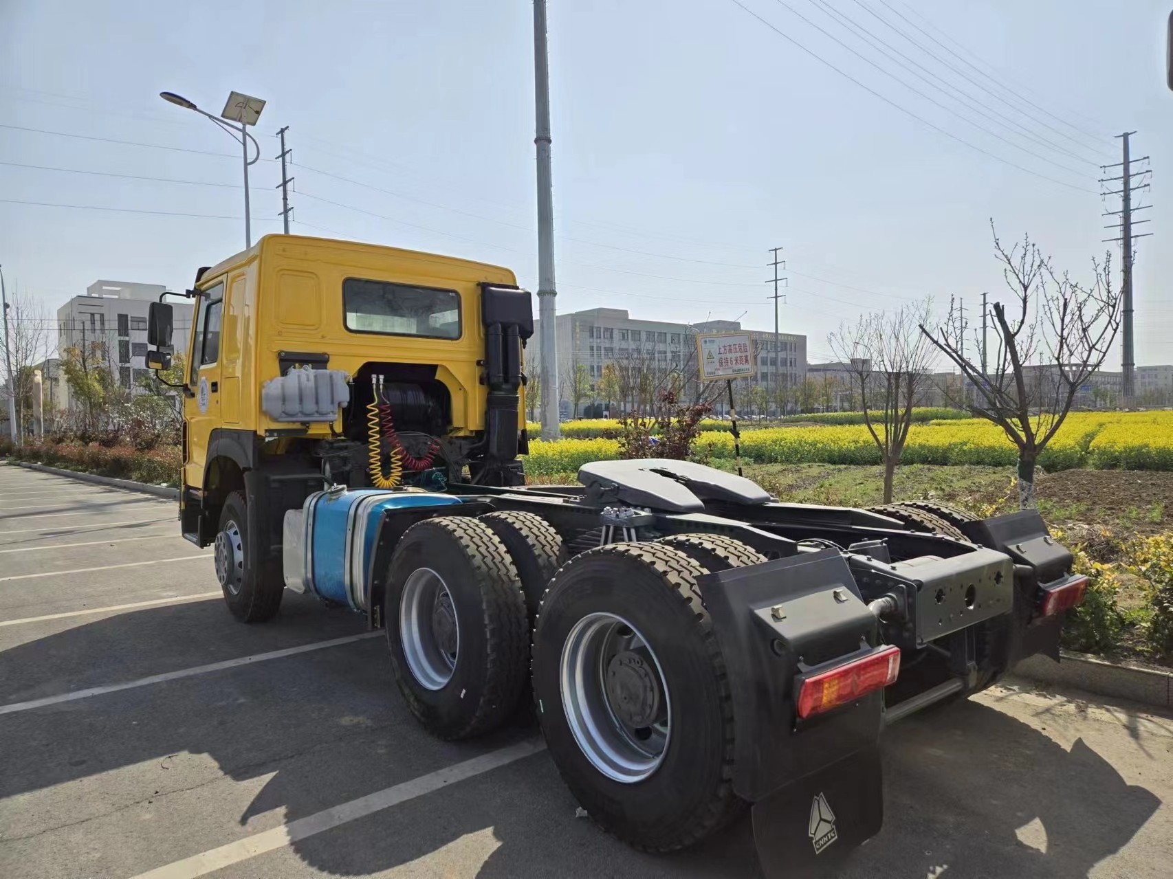 High quality Low Price Truck Dump Truck Sinotruck Camion Howo Dump Truck 6x4 336 371 10 Wheeler 40 Ton Tipper in stock