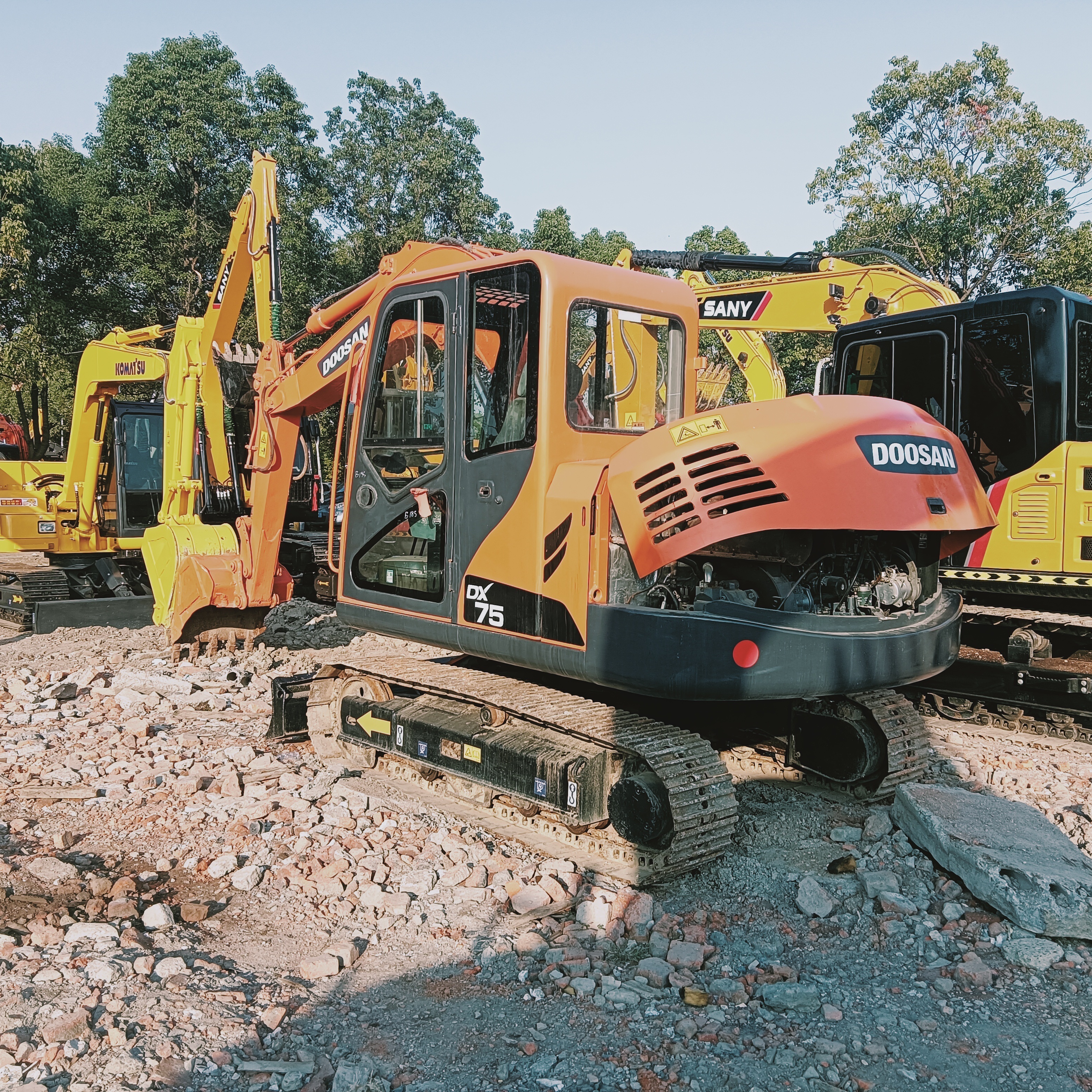 Hot Sale Excavator DX75 DX60 Used Doosan crawler Digger With Dozer Blade