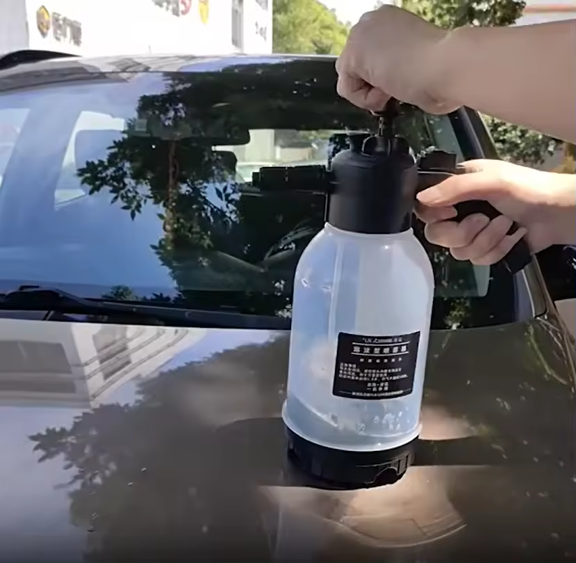 Hand Pump Sprayer 3 in 1 multi-function foam Cannon Wash and Sprayer 2L water wash spray bottle car detailing