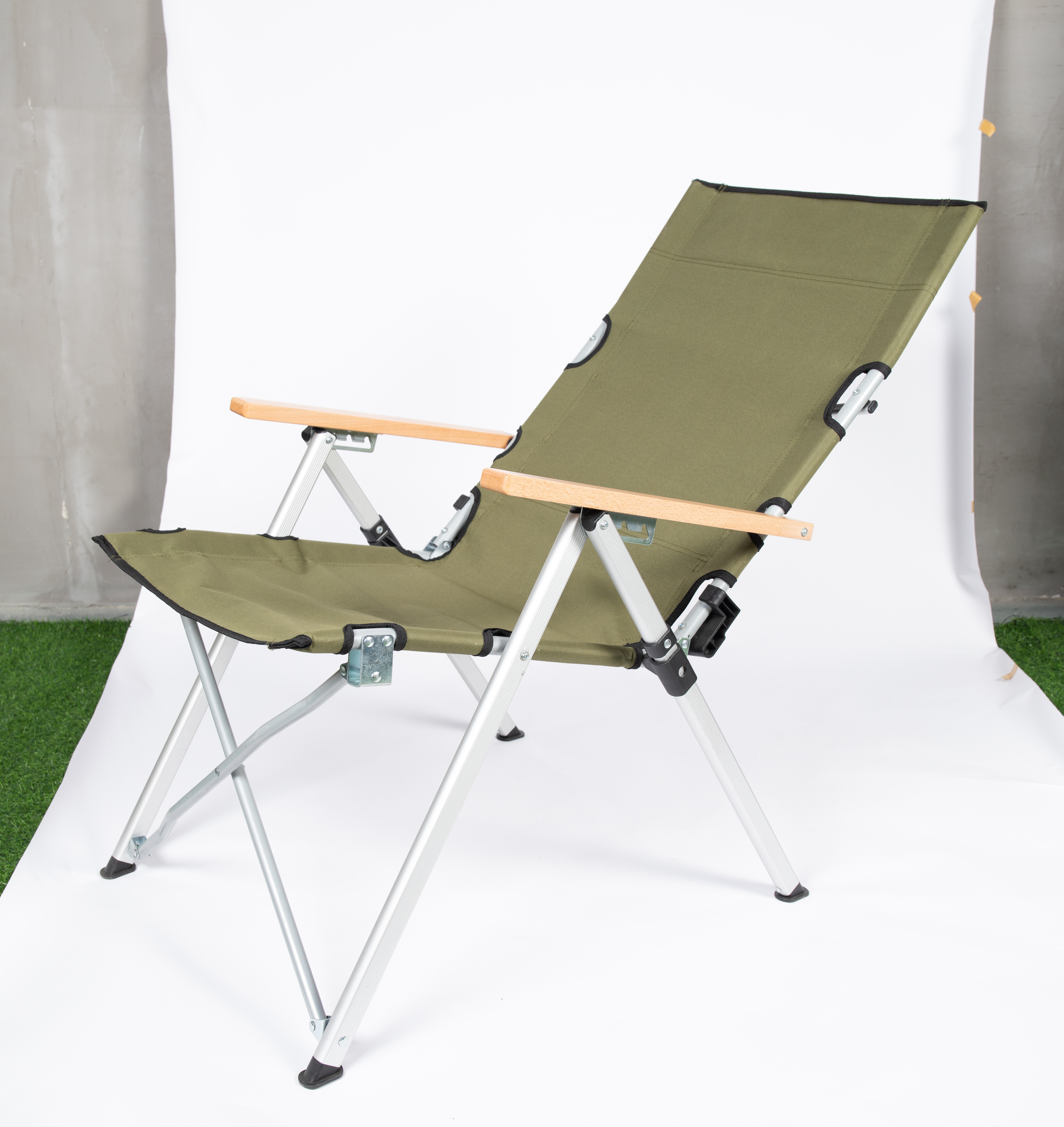 Portable Patio Lounge Deck Adjustable Backrest Reclining Beach Chair Metal Aluminum Modern Outdoor Folding Camping Chairs