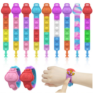 Push Pop Fidget Toy Fidget Bracelet, Durable and Adjustable, Multicolor Stress Relief Finger Press Bracelet for Kids and Adults