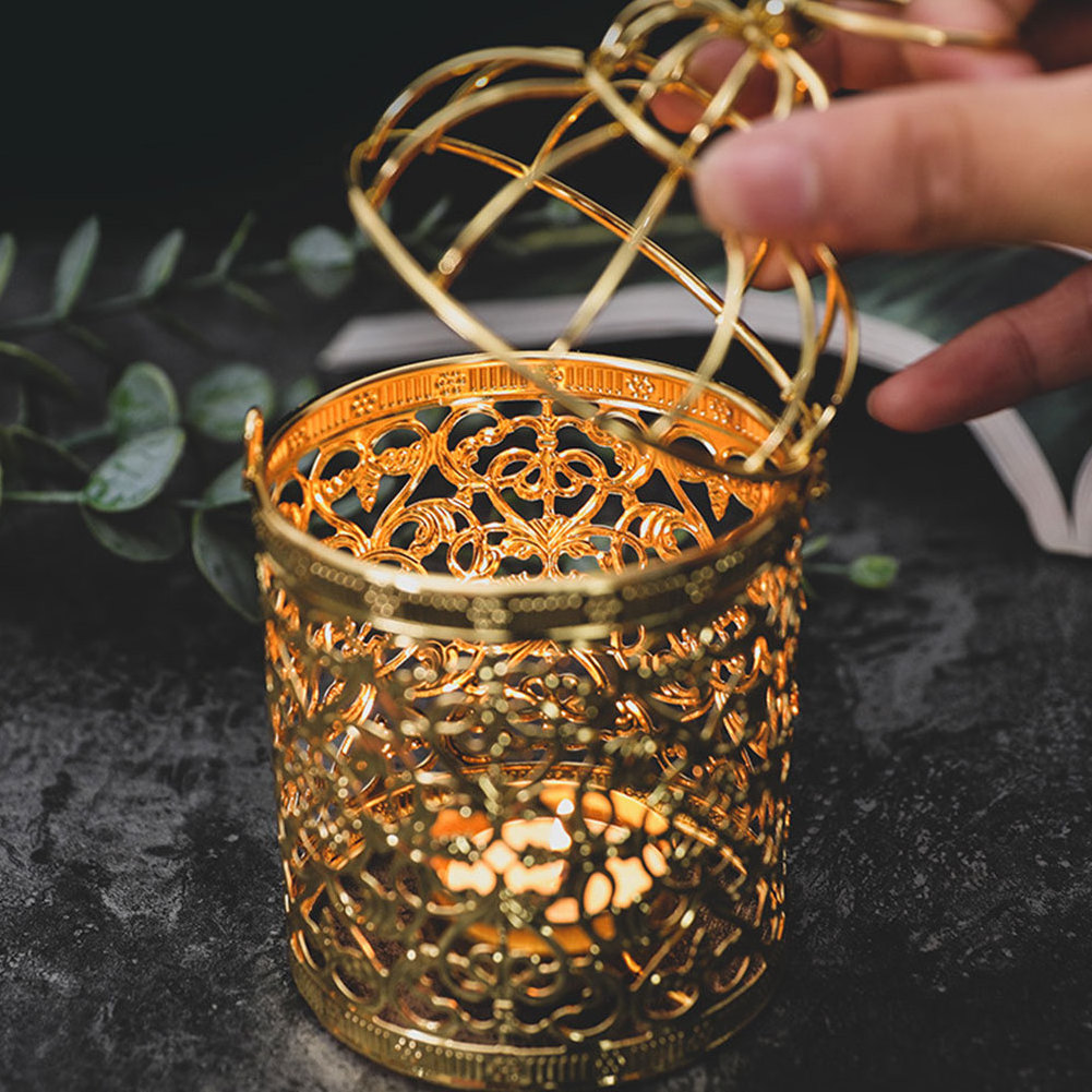 European-style Hollow Wrought Iron, Ornaments Golden Electroplating Decorative Pattern Christmas Candle Holder/