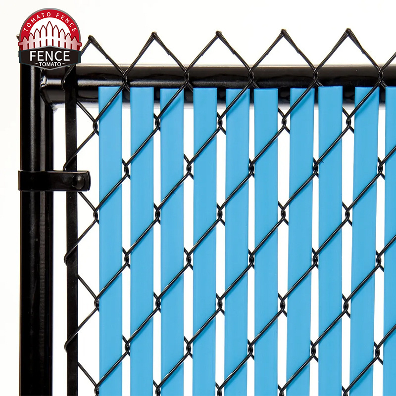 Customized HDPE Commercial Chain Link Fence With Privacy Ridge Slats Privacy Screen