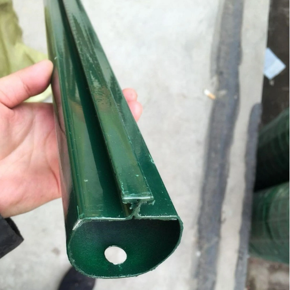 Peach post for garden fence peach shaped post used with welded wire mesh fencing