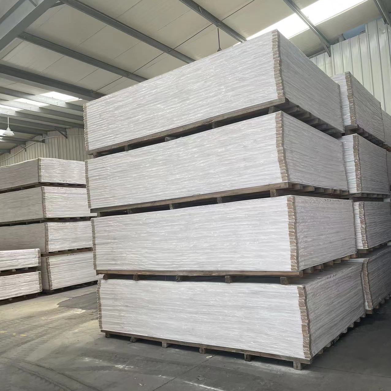 Manufacturer wholesale price high density white plastic foam board 1.22*2.44 PVC foam board  PVC