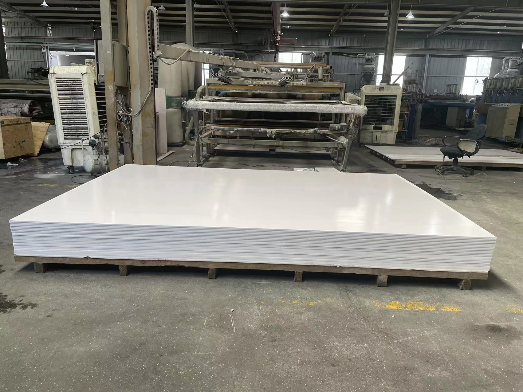 Manufacturer wholesale price high density white plastic foam board 1.22*2.44 PVC foam board  PVC