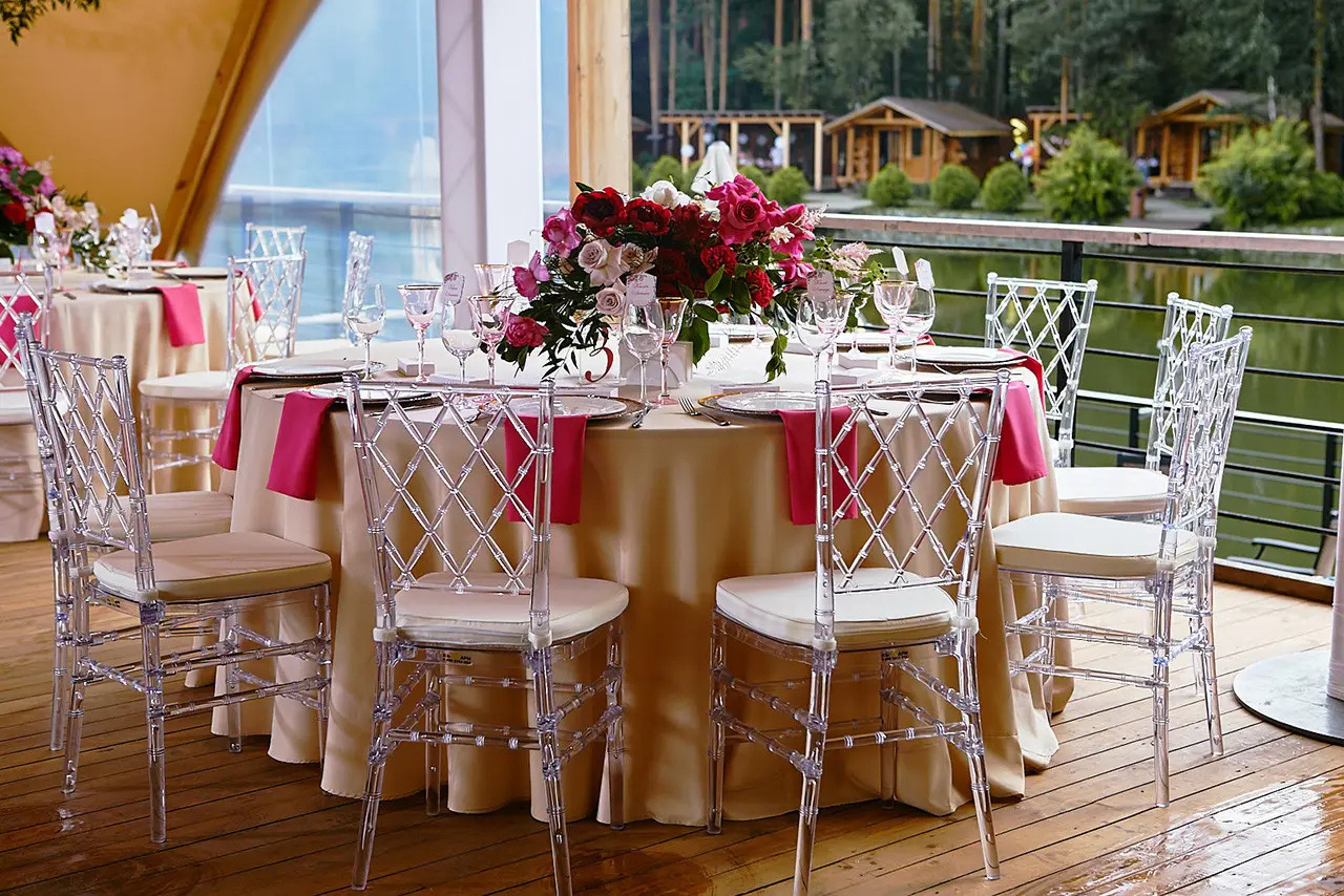 Wholesale Acrylic Plastic Clear Banquet Transparent Infinity Stackable Wedding Hotel Dining Chair