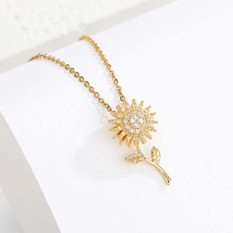 G2017 Sun Flower Rotating Pendant Necklace Gold Clavicle Chain Relieve Stress Spinning Sunflower Necklace For Women Jewelry