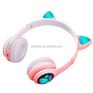 Customized  New Model Over-Ear Headphones Adjustable Wireless Cat Ear Headphones Bass Stereo Folding Cat Earphones