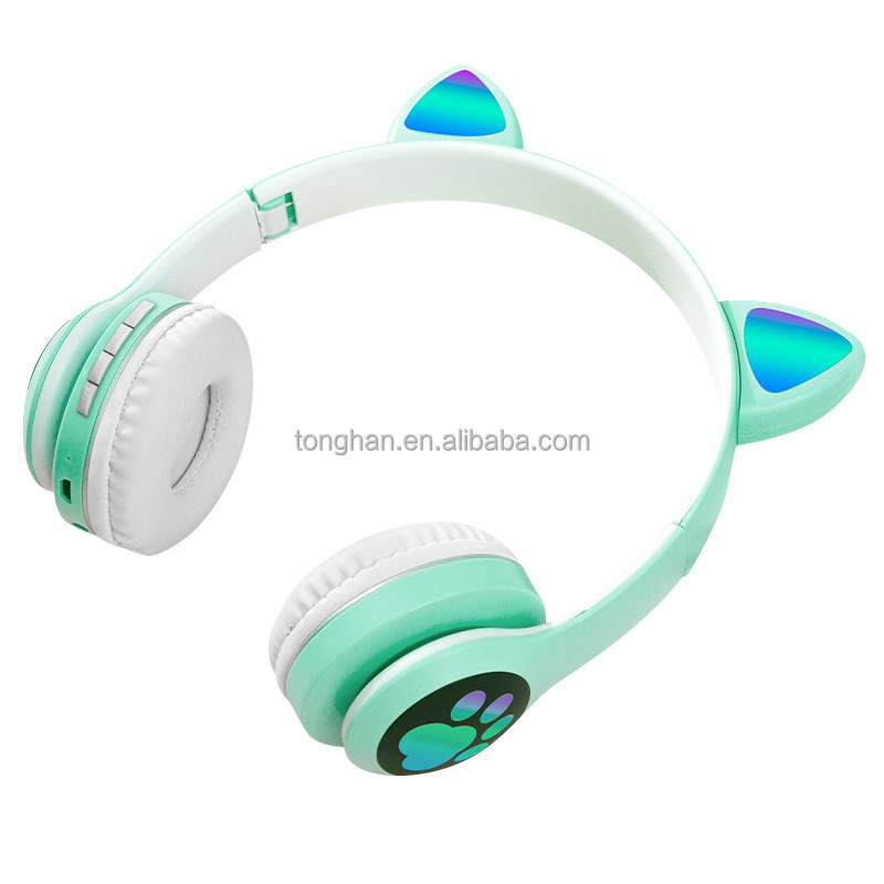 Customized  New Model Over-Ear Headphones Adjustable Wireless Cat Ear Headphones Bass Stereo Folding Cat Earphones