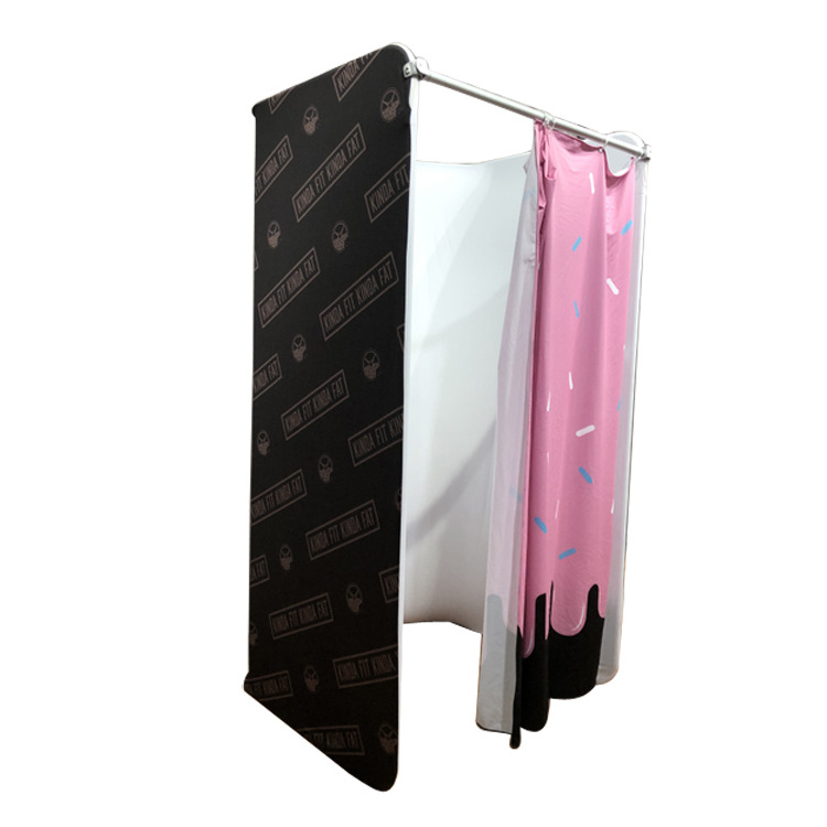 Hot outdoor shopping mall can be customized indoor clothing store simple installation mobile fitting room