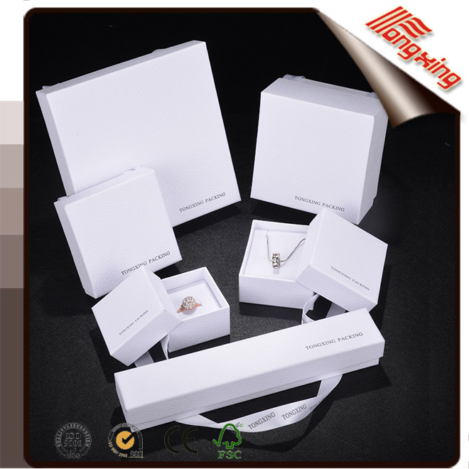 Made in china high fashion custom gift boxes with handles paper jewelry box ring necklace bracelet box