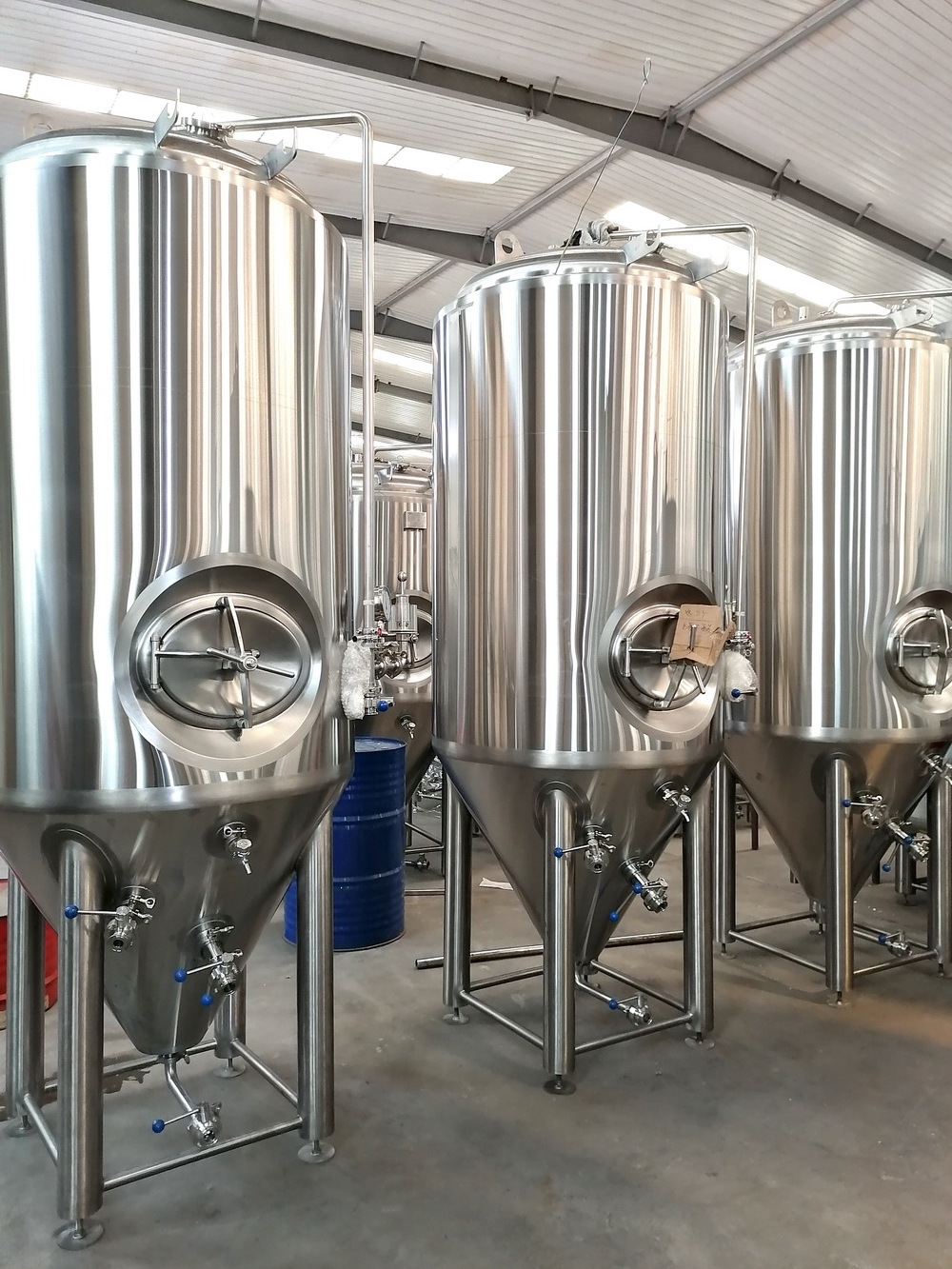 Cone bottom stainless steel beer fermentation storage tank