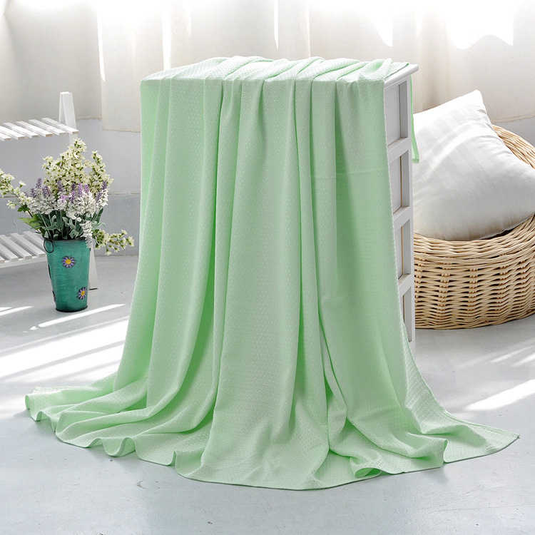 Cooling Bamboo Blanket Ultra-Cool Breathable Summer Blanket for All-Season Lightweight Blanket for Bed