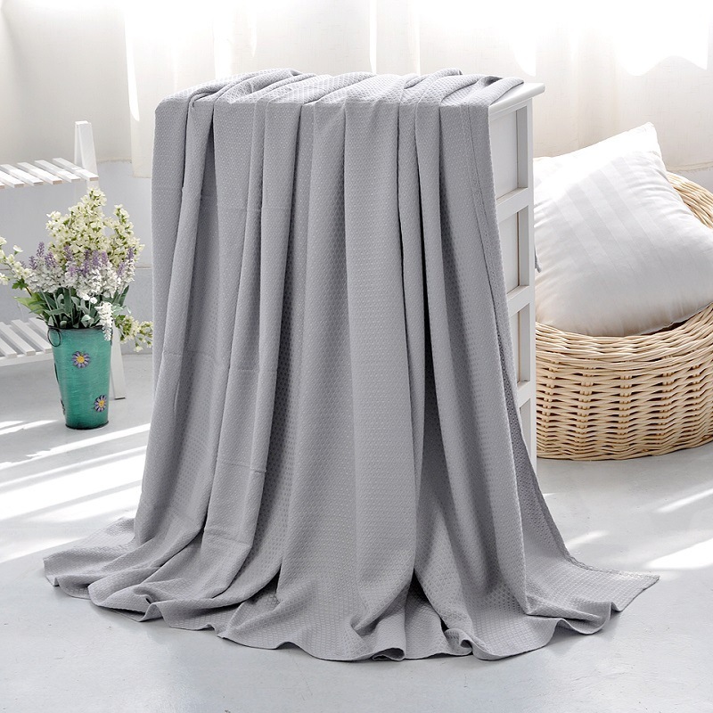 Cooling Bamboo Blanket Ultra-Cool Breathable Summer Blanket for All-Season Lightweight Blanket for Bed