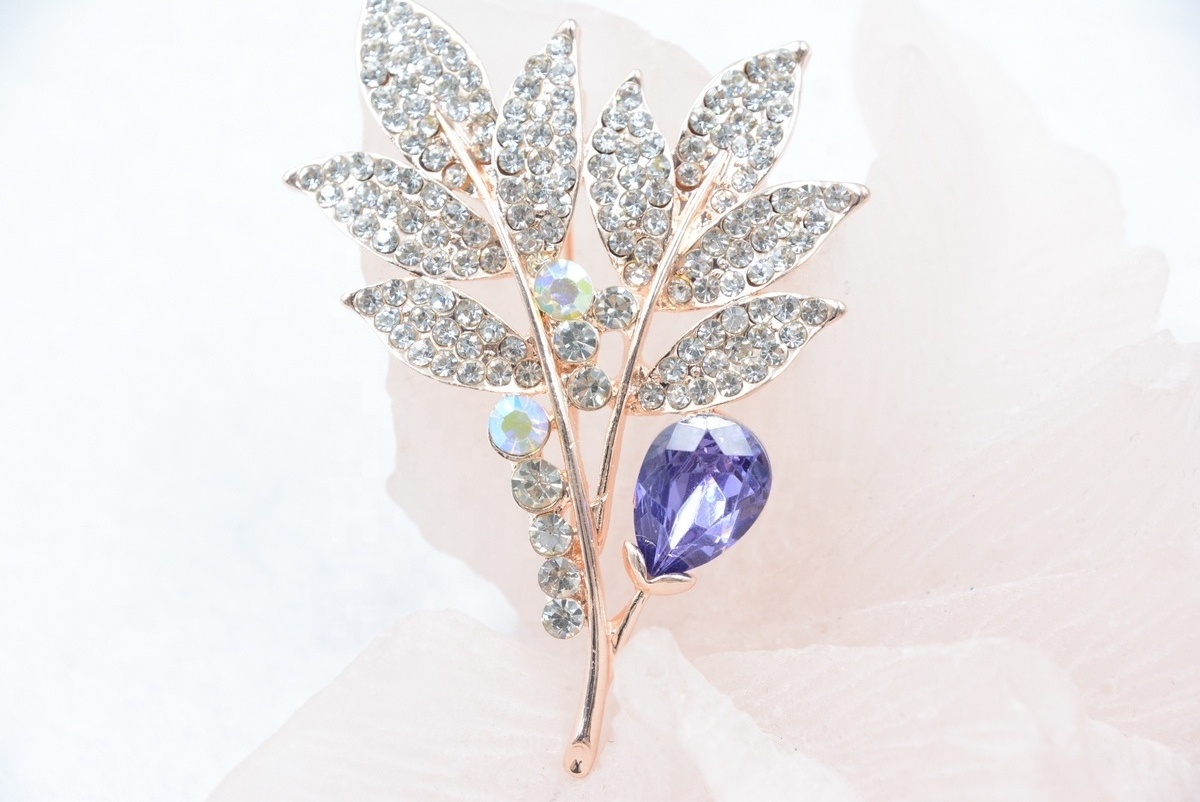 Custom Newest 2020 Wholesale Luxury Rose Gold Safety Jewelry Pin Crystal Rhinestone Colorful Flower Brooch Pin Women Hot Sale