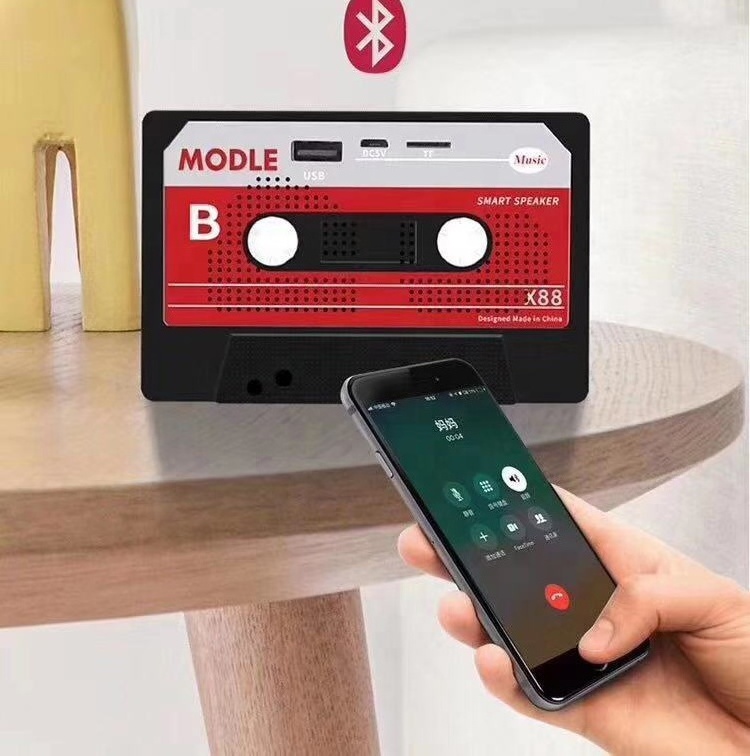 New trending product retro nostalgia cassette tape style portable wireless speaker bluetooth