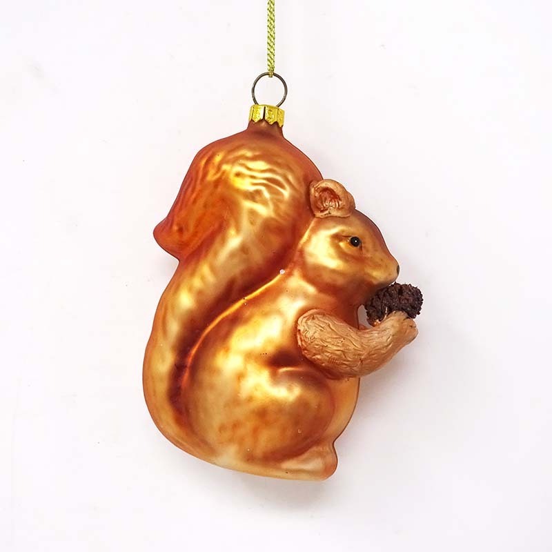 Wholesale handblown glass christmas ornament squirrel holding pine cone pendant