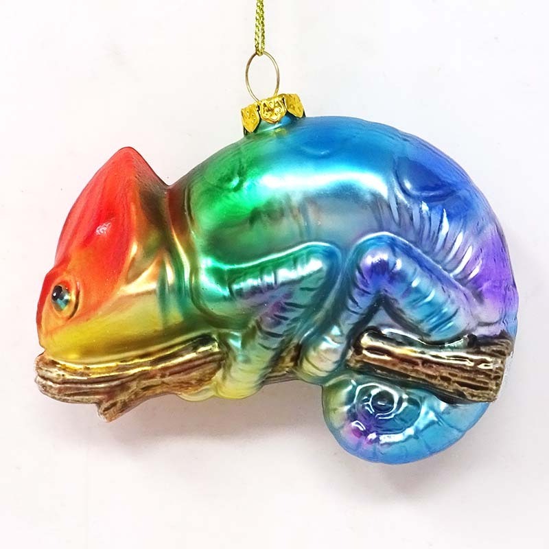 Wholesale handblown glass christmas ornament squirrel holding pine cone pendant