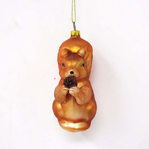 Wholesale handblown glass christmas ornament squirrel holding pine cone pendant