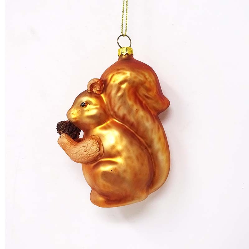 Wholesale handblown glass christmas ornament squirrel holding pine cone pendant