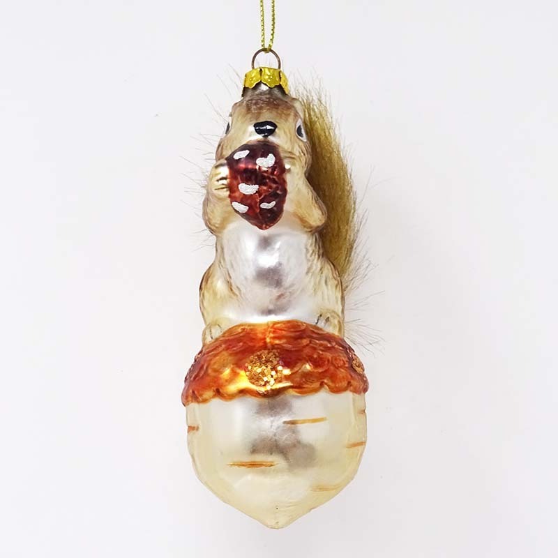 China Factory wholesale hand made tree ornaments cute glass squirrel playing ball ornament