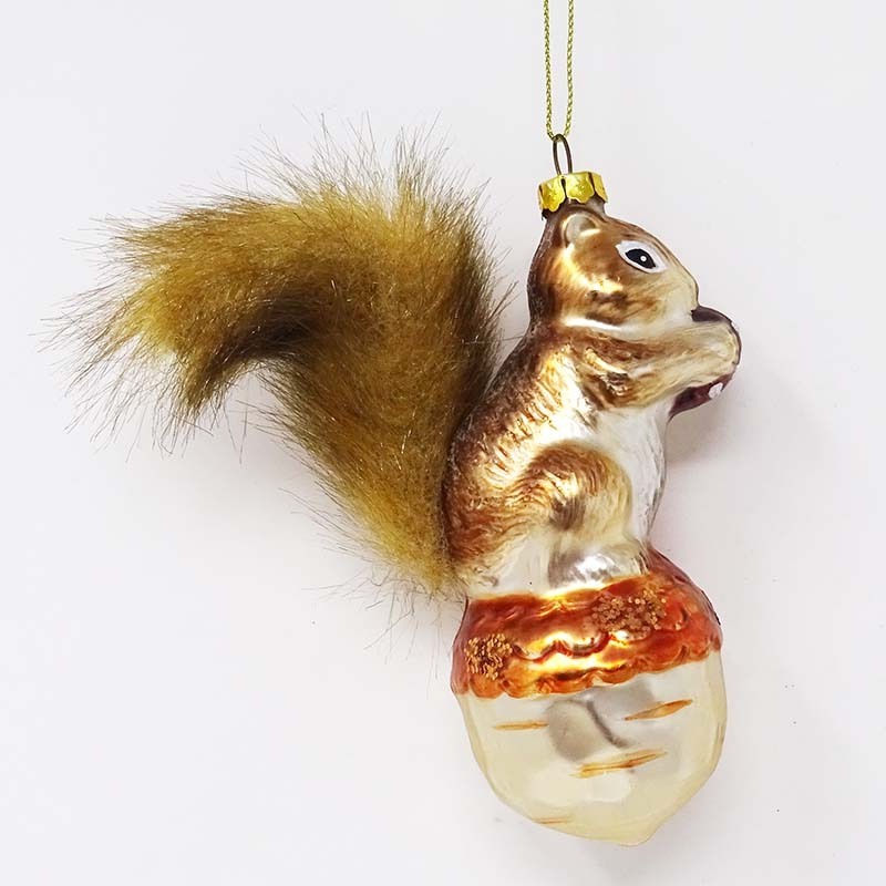 China Factory wholesale hand made tree ornaments cute glass squirrel playing ball ornament