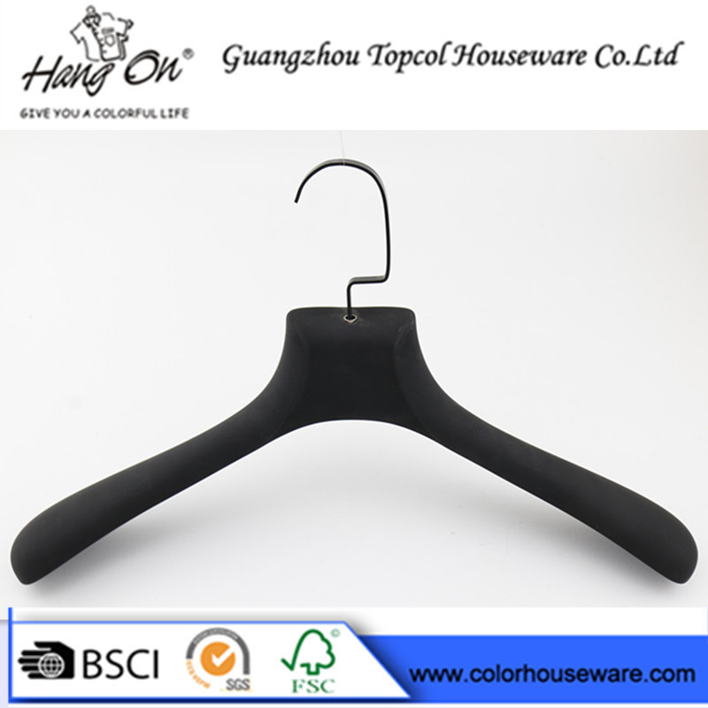 Black custom logo rubber paint plastic clothes hanger men coat hanger