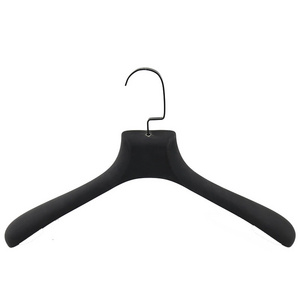 Black custom logo rubber paint plastic clothes hanger men coat hanger