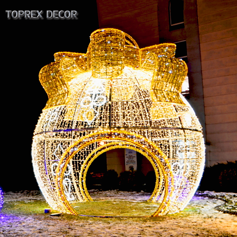 Outdoor Ornaments  Wholesale Decorations Iron Metallic Christmas Baubles Waterproof 3D Giant LED Lighted Ball-Shaped